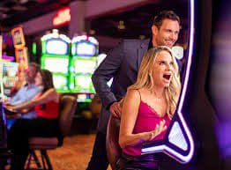 Antarmuka slot game baru dengan tombol spin, tabel pembayaran, dan fitur bonus yang ditampilkan jelas